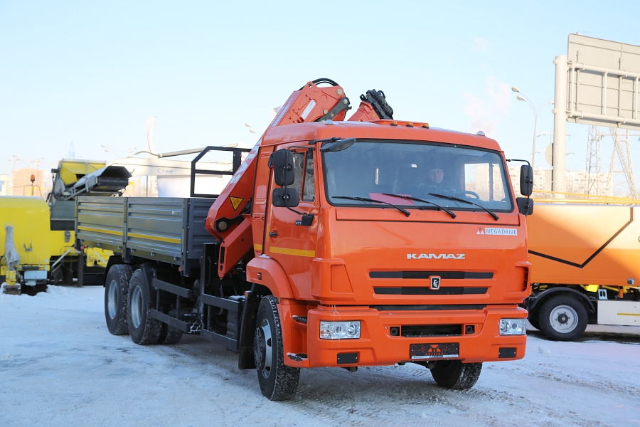 65115 с кму. КАМАЗ 65115 бортовой с КМУ. КАМАЗ 65115-50 С КМУ. КАМАЗ 65115 С КМУ Fassi. КАМАЗ 65115 манипулятор.